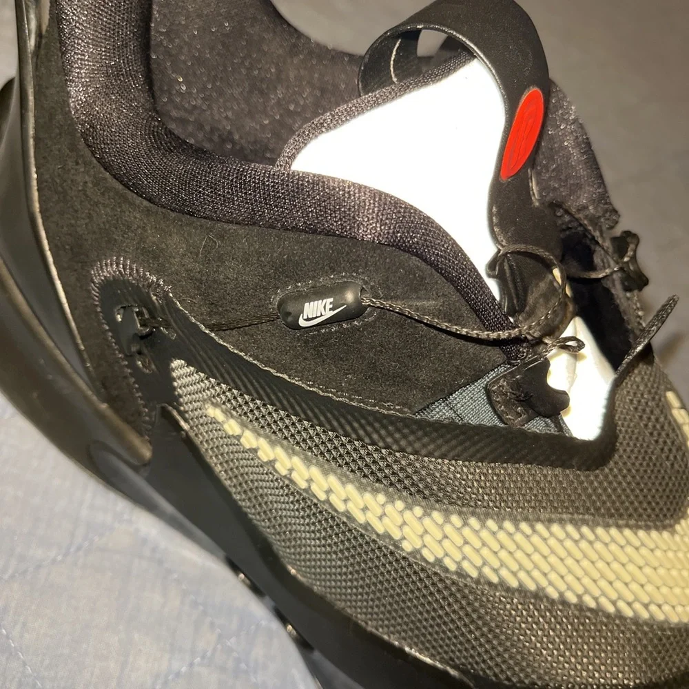 Nike Black and White Sneakers as 15‎